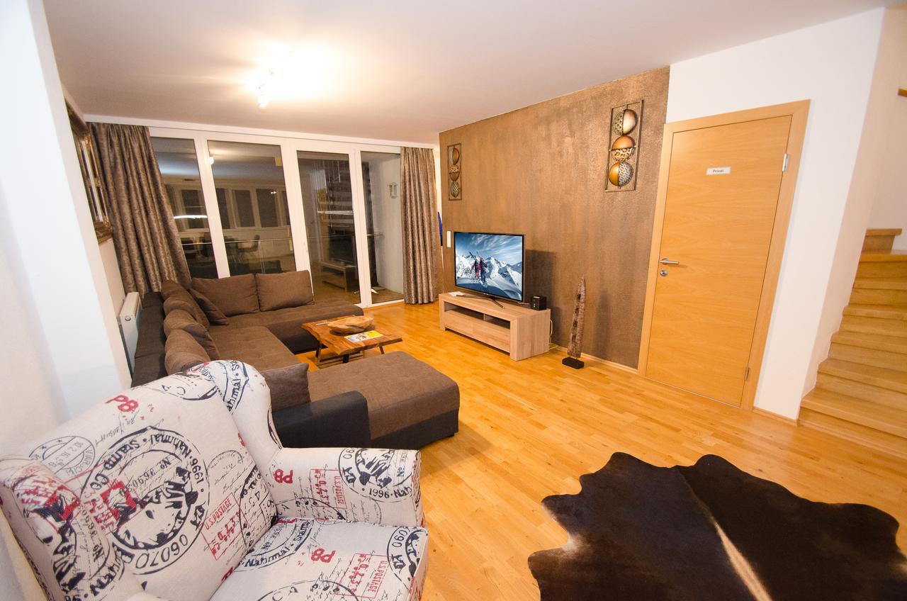 Penthouse Seven By All In One Apartments เซลล์อัมเซ ภายนอก รูปภาพ