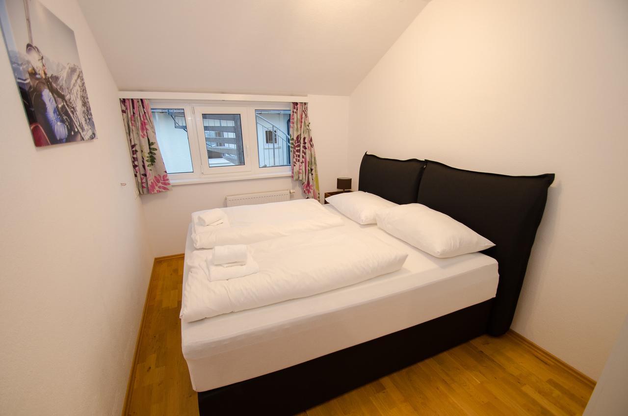 Penthouse Seven By All In One Apartments เซลล์อัมเซ ภายนอก รูปภาพ